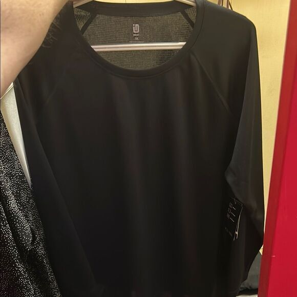 Ideology Tops - Black Long Sleeve Athletic Top